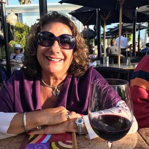 Meet your Posher, Dee